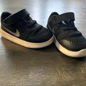 Toddler nike shoes